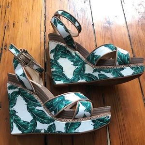 NWOT Gianni Bini 7.5 Wedge